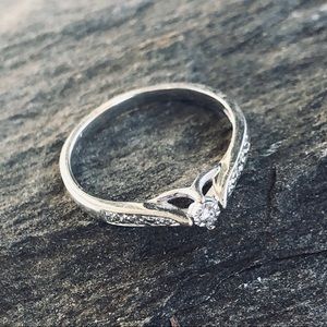 ***NEED TO SELL*** 10k White Gold Diamond Ring